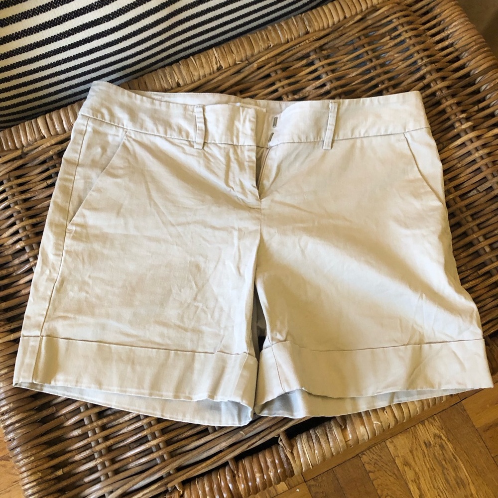 Y2K NEW YORK & CO KHAKI CUFFED SHORTS🍍